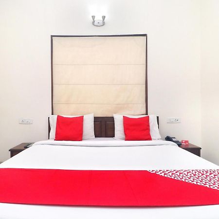 אמריצר Oyo Hotel Temple View מראה חיצוני תמונה